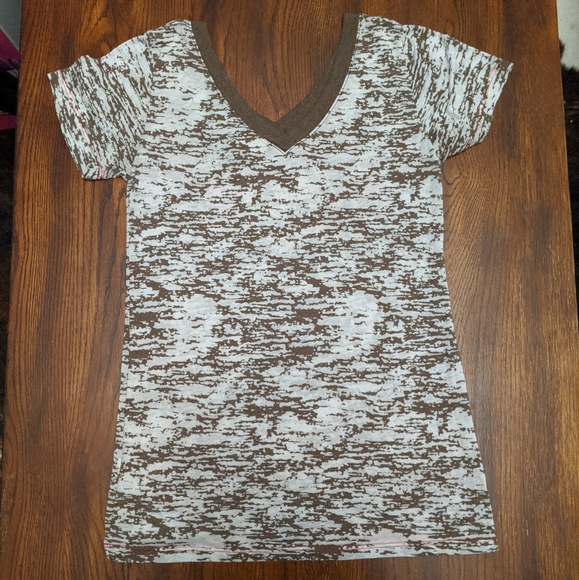 Southern Thread vintage v-neck tee - Picture 4 of 6